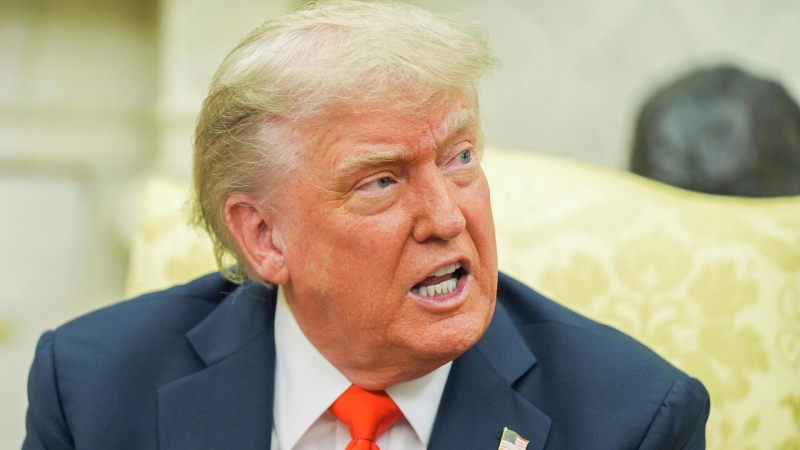 Трамп заявил, что подал иск против Мердока в интересах американцев