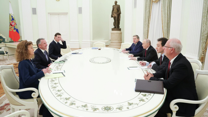 Уиткофф и Кушнер доложили Трампу о переговорах с Путиным, сообщило Reuters