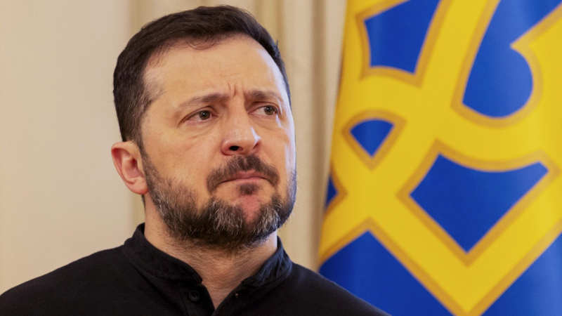Зеленский по-хамски ответил на предложение уйти в отставку